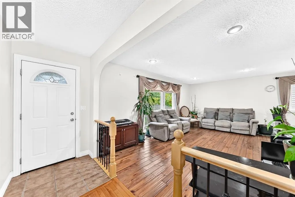 115 Whitehorn Road NE