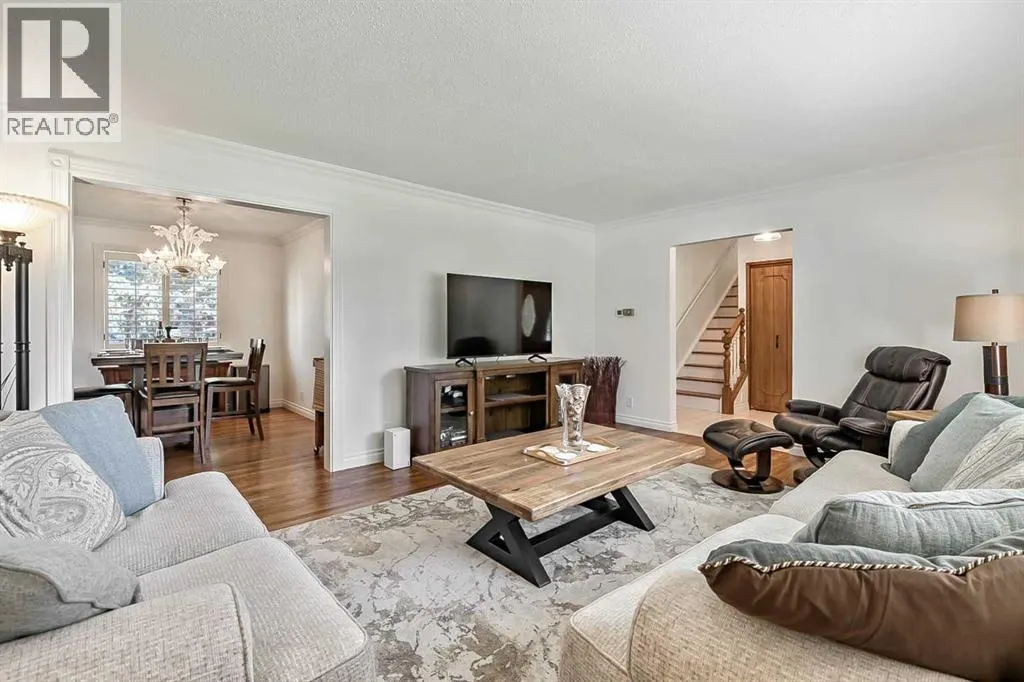 544 Willingdon Boulevard SE