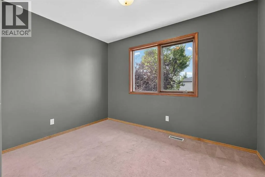 148 Sierra Madre Crescent SW