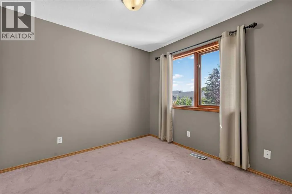 148 Sierra Madre Crescent SW