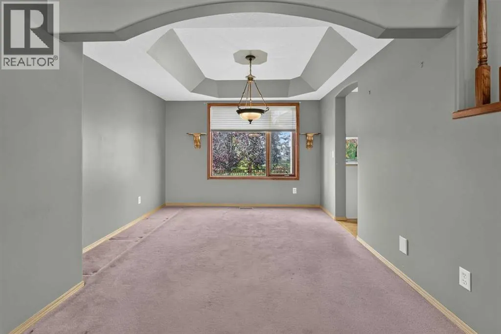 148 Sierra Madre Crescent SW