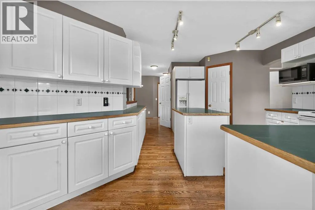 148 Sierra Madre Crescent SW