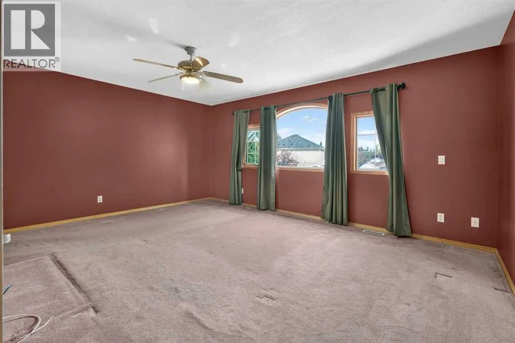 148 Sierra Madre Crescent SW
