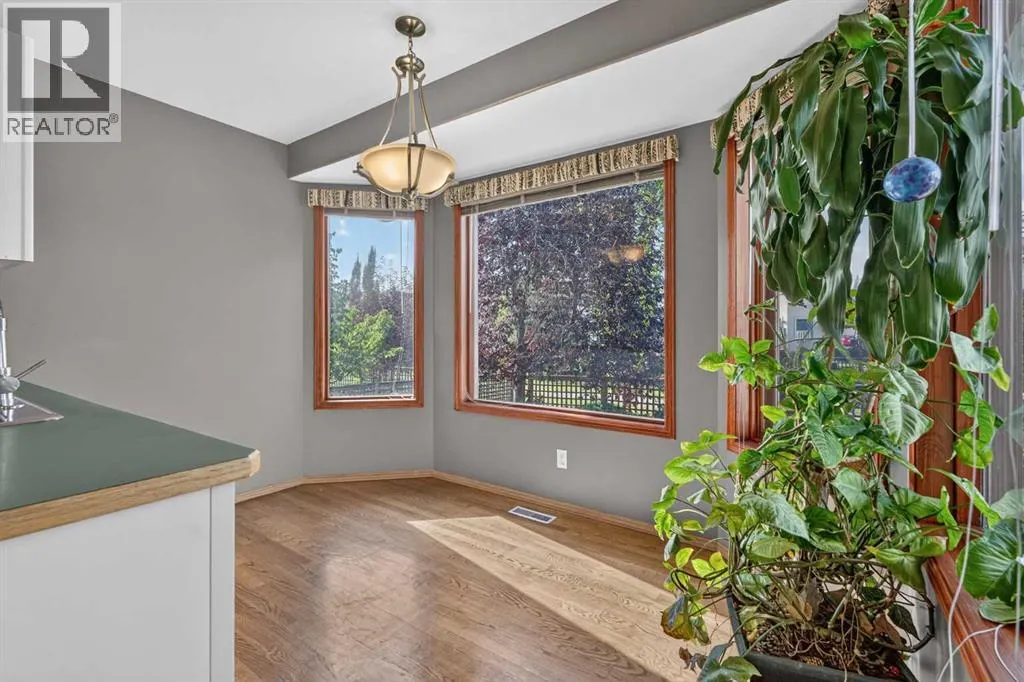 148 Sierra Madre Crescent SW
