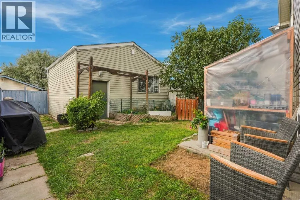 67 Martin Crossing Close NE