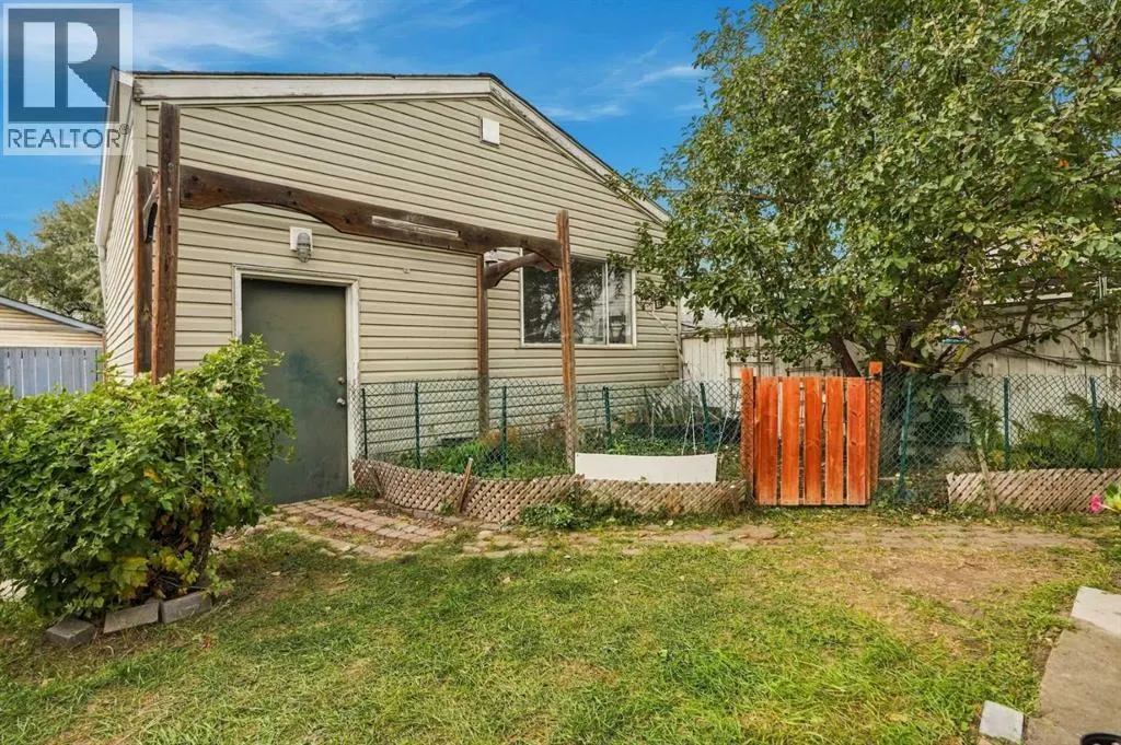 67 Martin Crossing Close NE