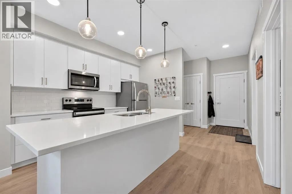 206, 700 Shawnee Square SW