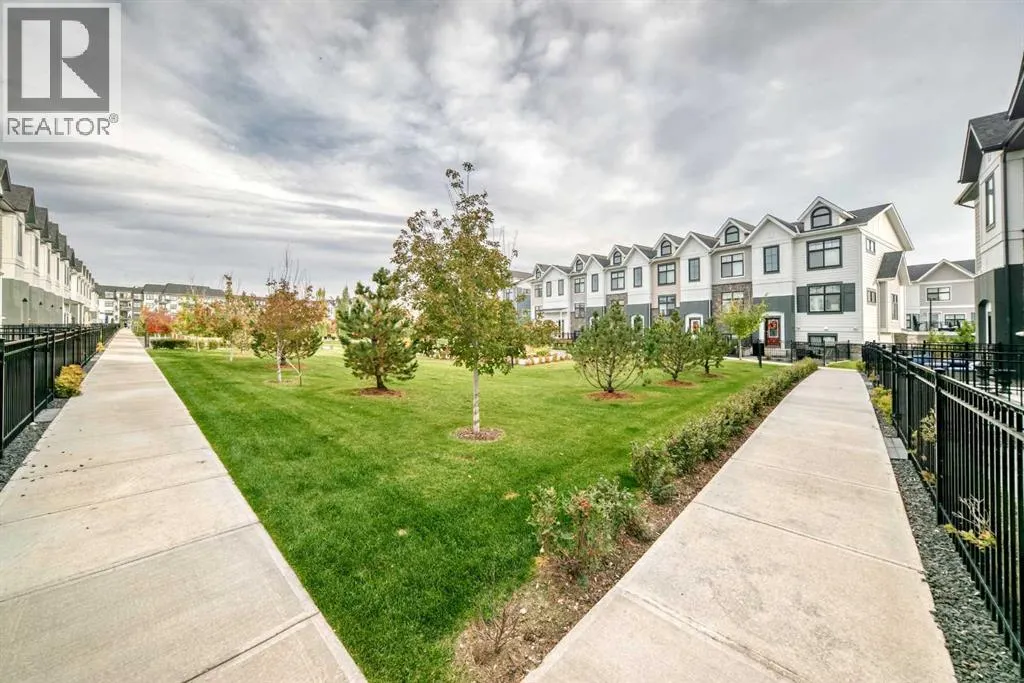 150 Les Jardins Park SE