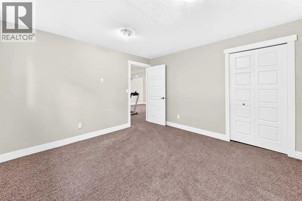 901, 110 Coopers Common SW