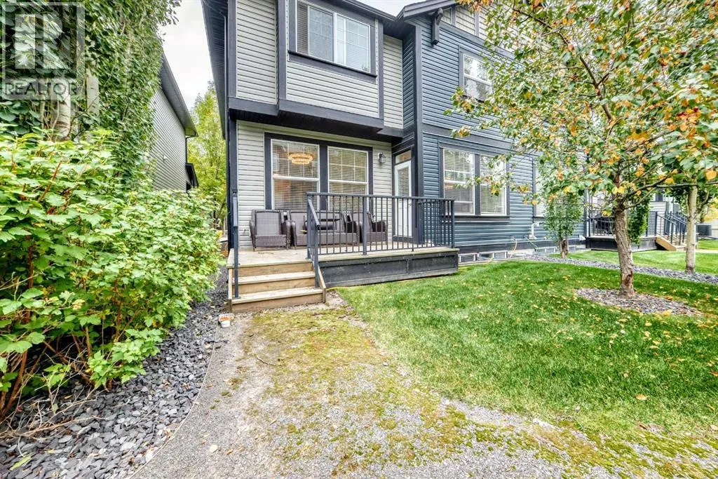 901, 110 Coopers Common SW