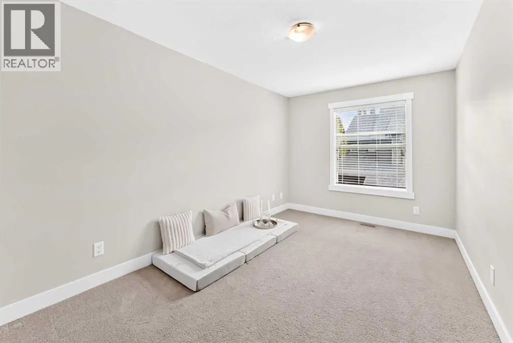 901, 110 Coopers Common SW