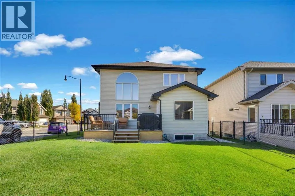 209 Crystal Green Point