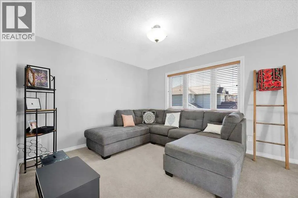 209 Crystal Green Point