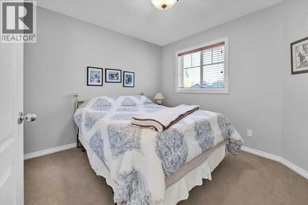 209 Crystal Green Point