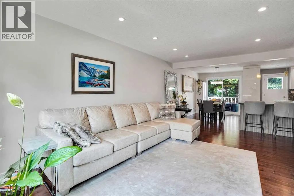 5212 Valiant Drive NW