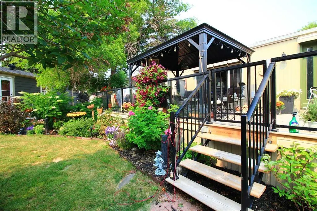 3221 Burroughs Manor NE