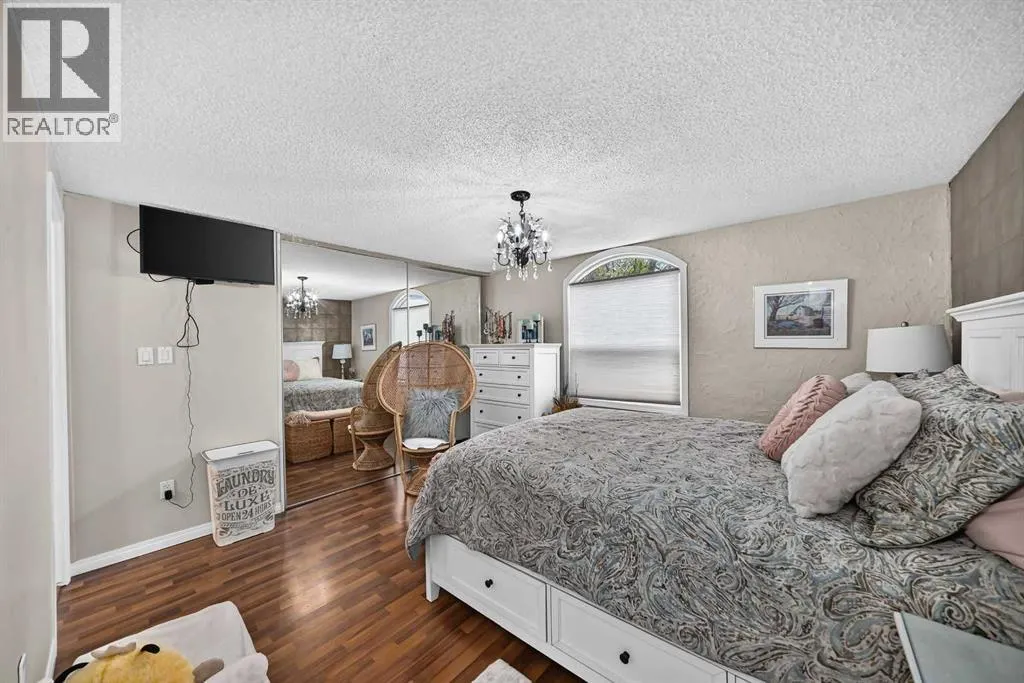 3221 Burroughs Manor NE