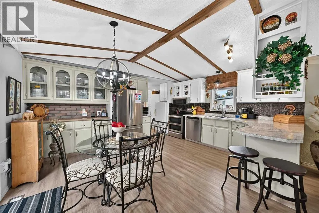 3221 Burroughs Manor NE