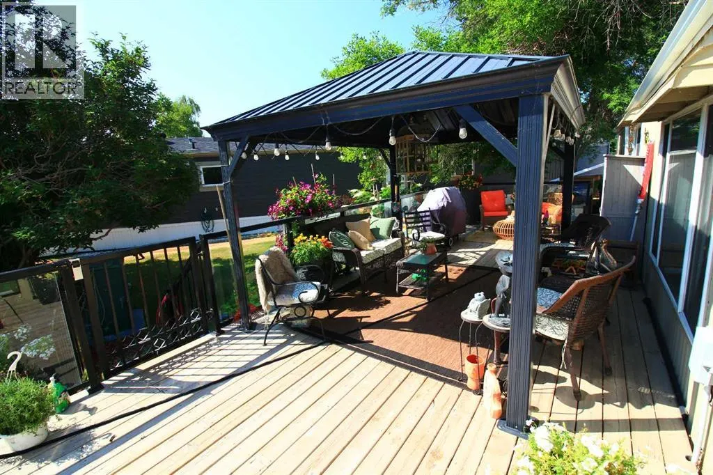 3221 Burroughs Manor NE