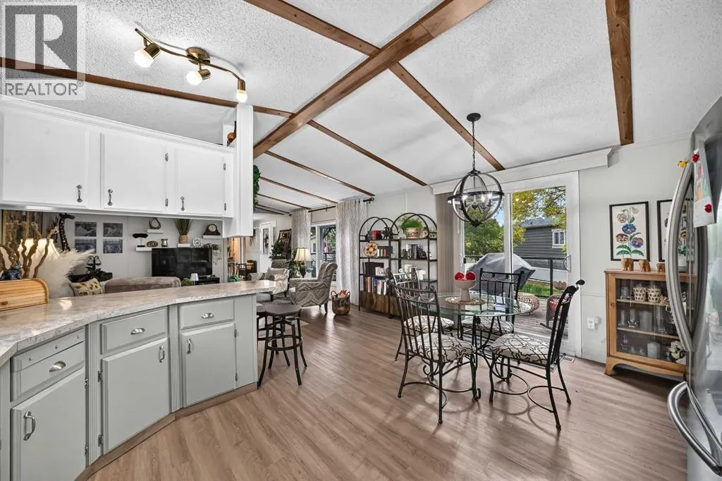 3221 Burroughs Manor NE
