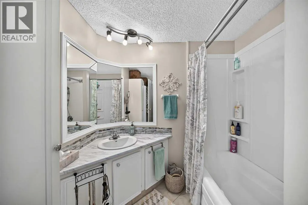 3221 Burroughs Manor NE