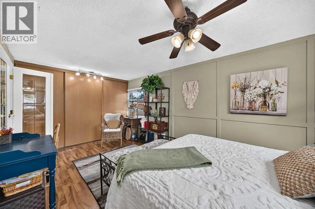 3221 Burroughs Manor NE