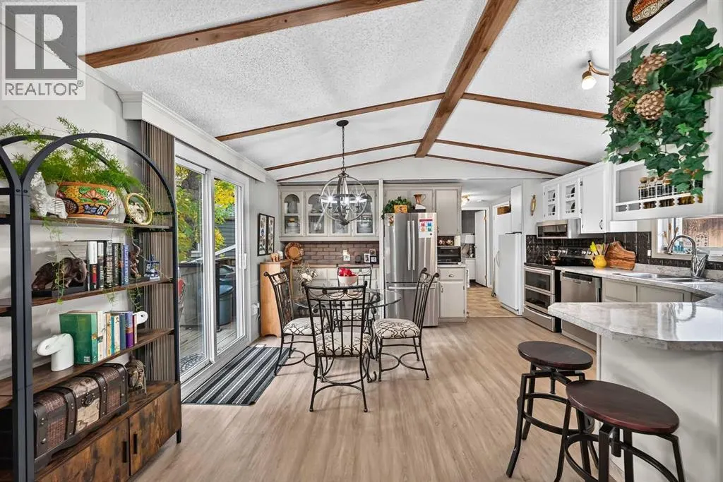 3221 Burroughs Manor NE