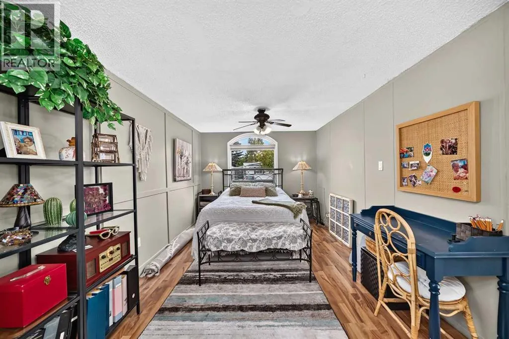 3221 Burroughs Manor NE