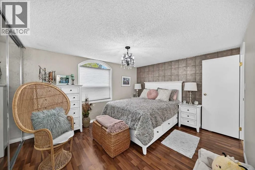 3221 Burroughs Manor NE