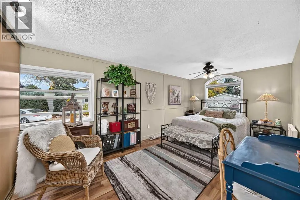 3221 Burroughs Manor NE