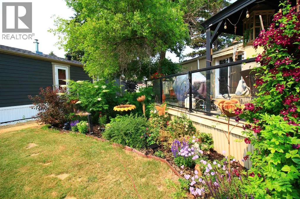 3221 Burroughs Manor NE