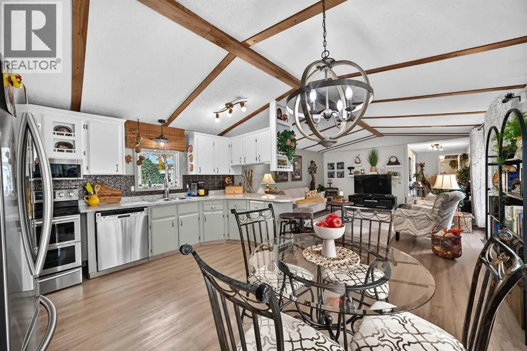 3221 Burroughs Manor NE