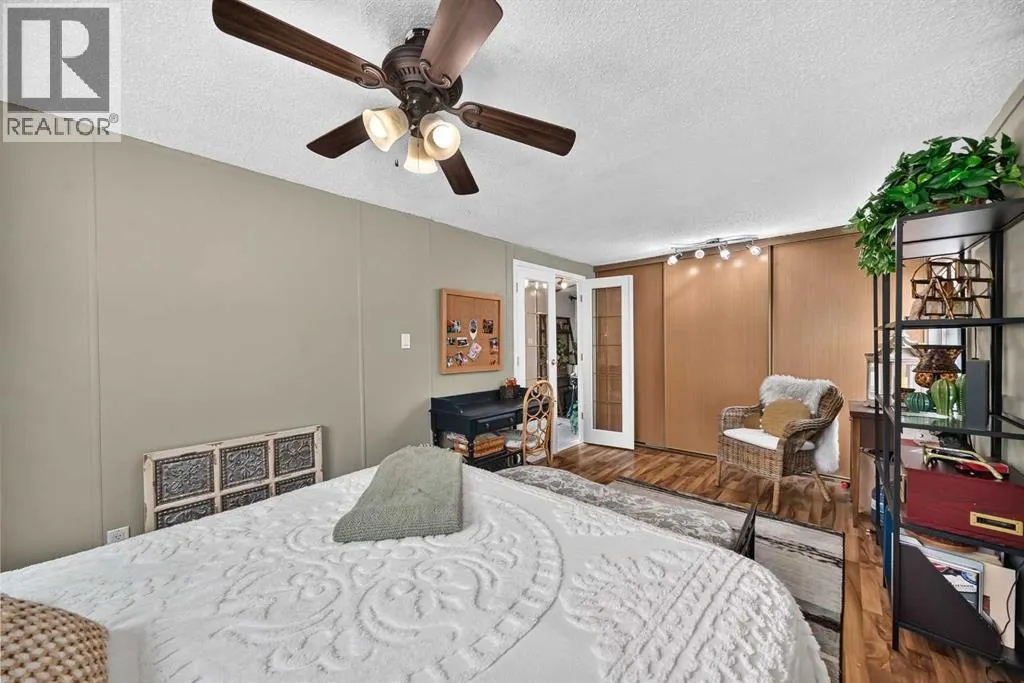 3221 Burroughs Manor NE