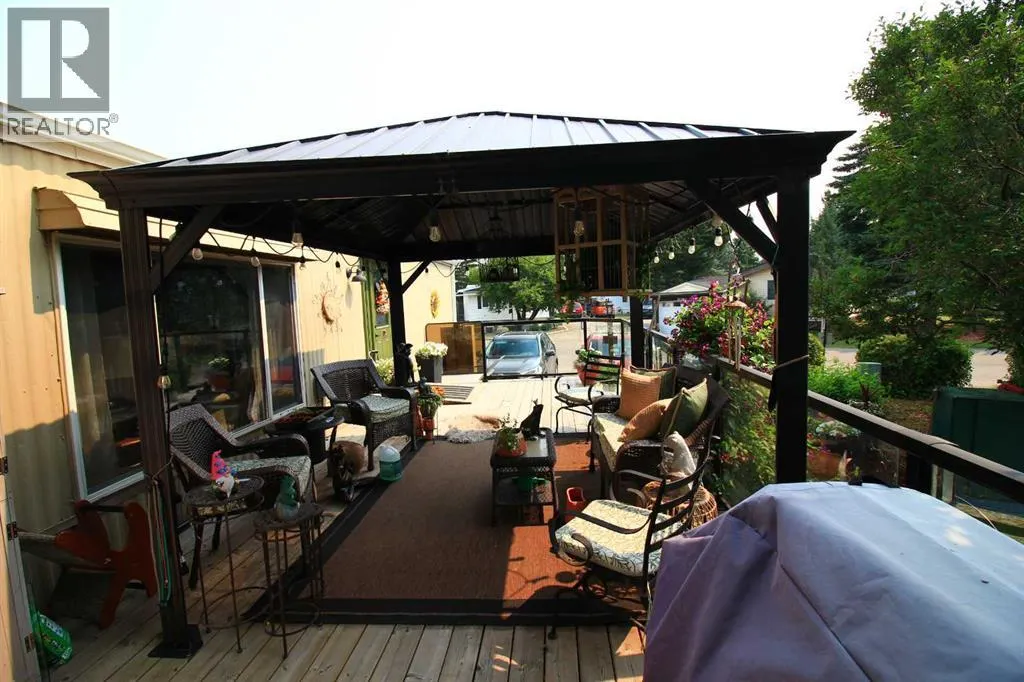 3221 Burroughs Manor NE
