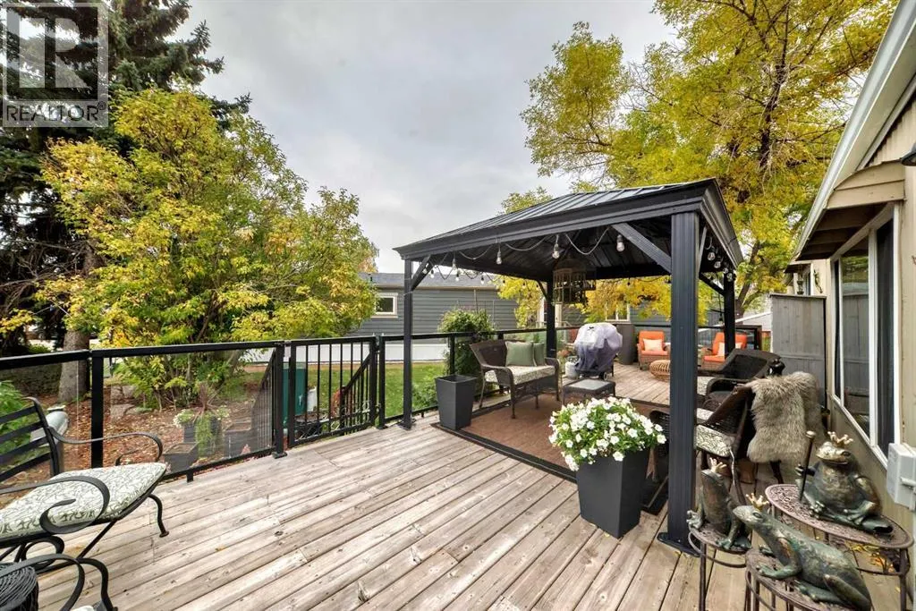 3221 Burroughs Manor NE