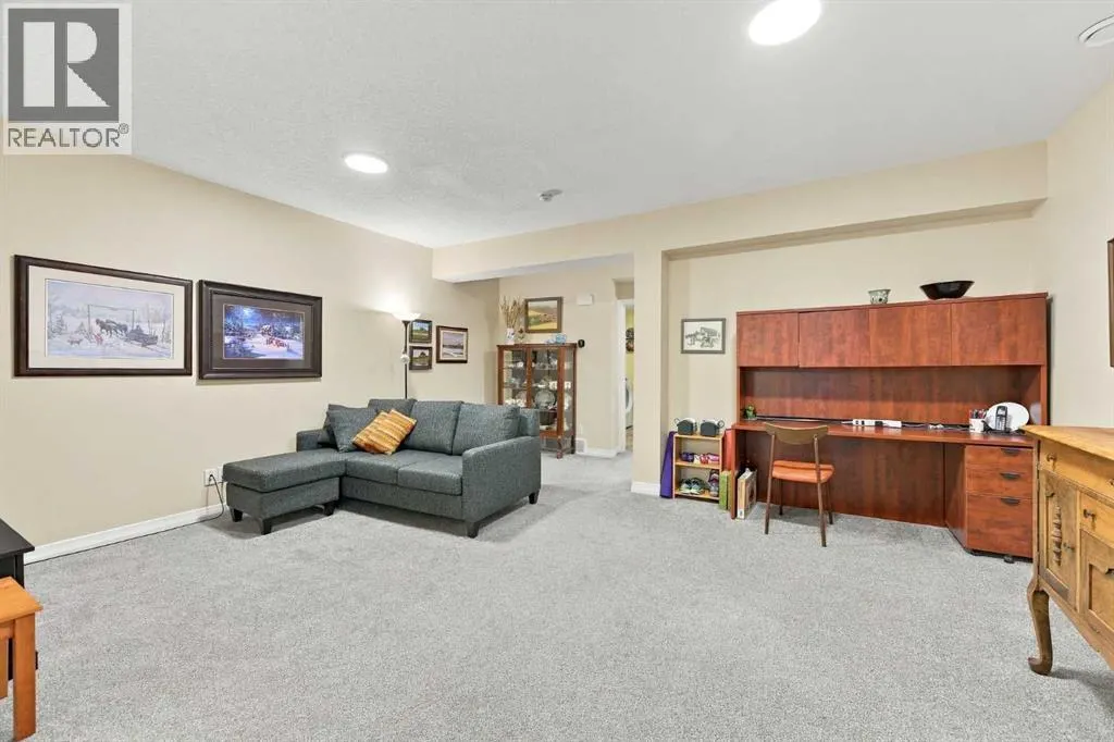 1911 Mahogany Boulevard SE