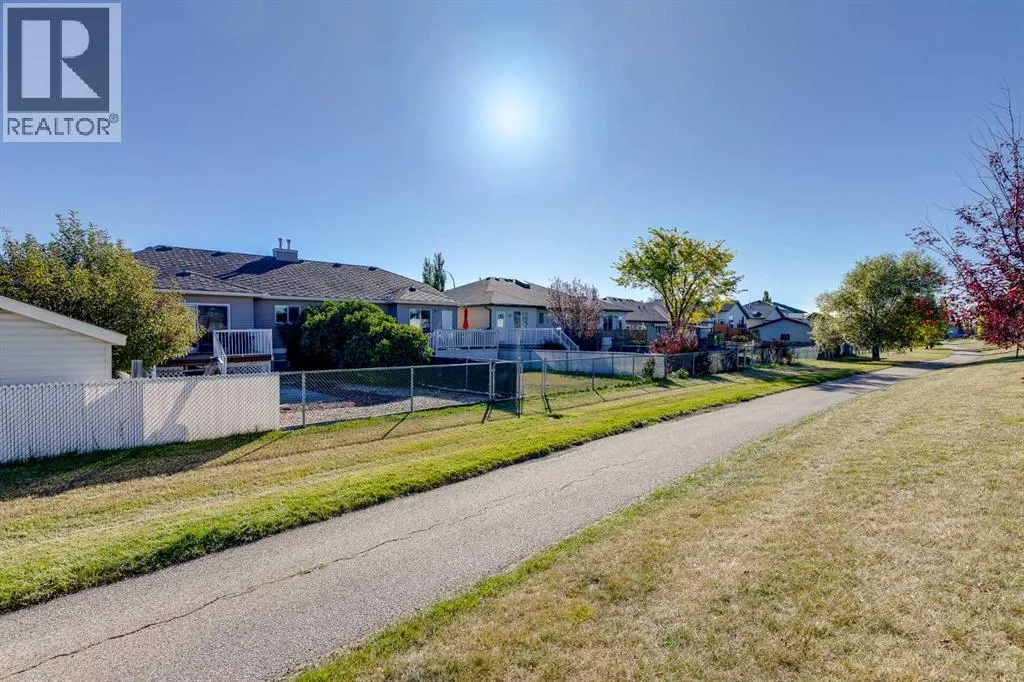389 Stonegate Way NW