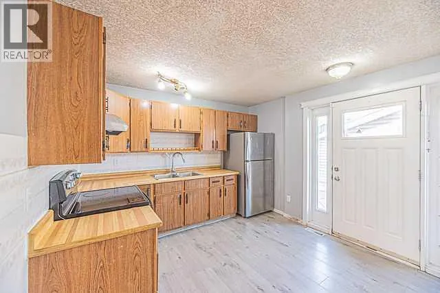 136 Castleridge Drive NE