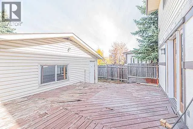 136 Castleridge Drive NE