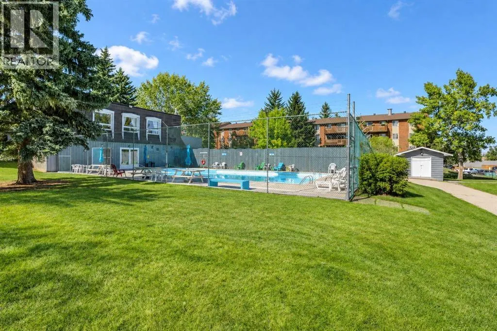 152, 330 Canterbury Drive SW