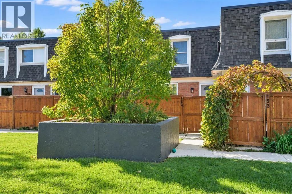 152, 330 Canterbury Drive SW