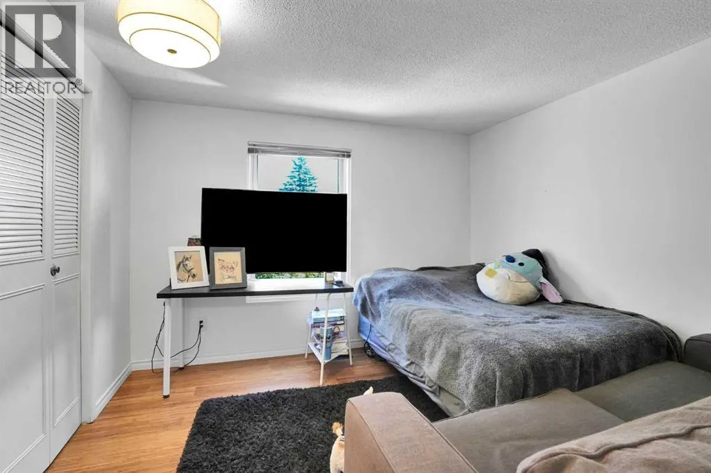 152, 330 Canterbury Drive SW