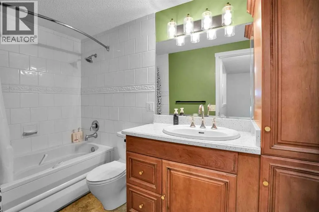 152, 330 Canterbury Drive SW