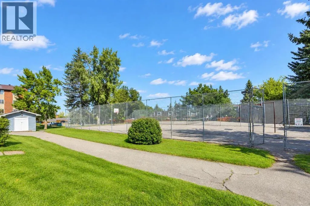 152, 330 Canterbury Drive SW