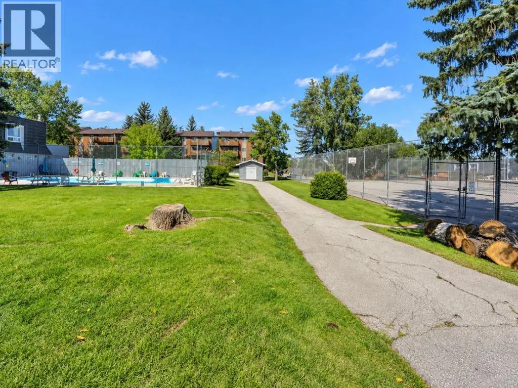 152, 330 Canterbury Drive SW