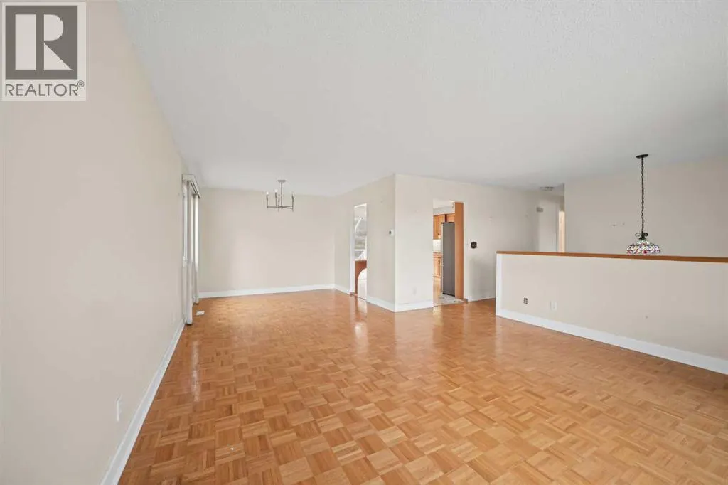 60 Silverview Way NW