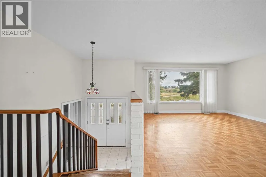 60 Silverview Way NW