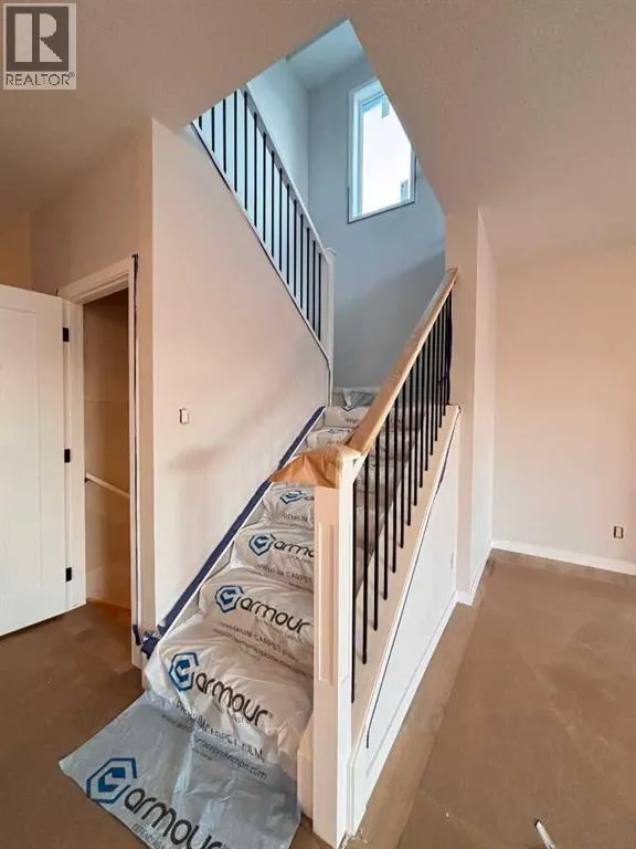 147 Vantage Crescent SW