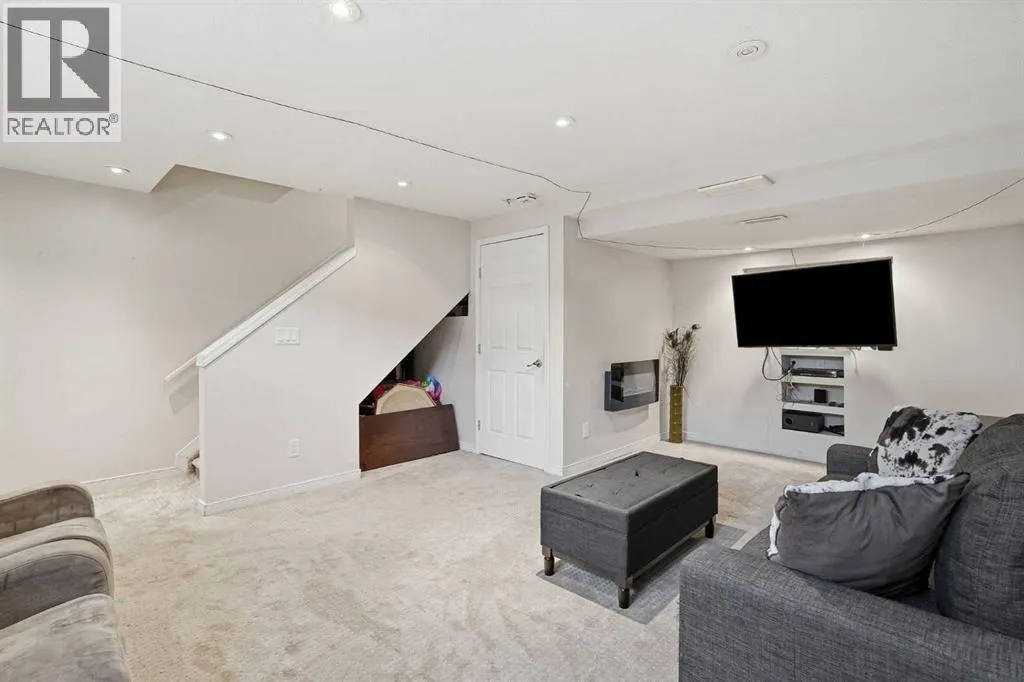 71 Elgin Meadows Garden SE