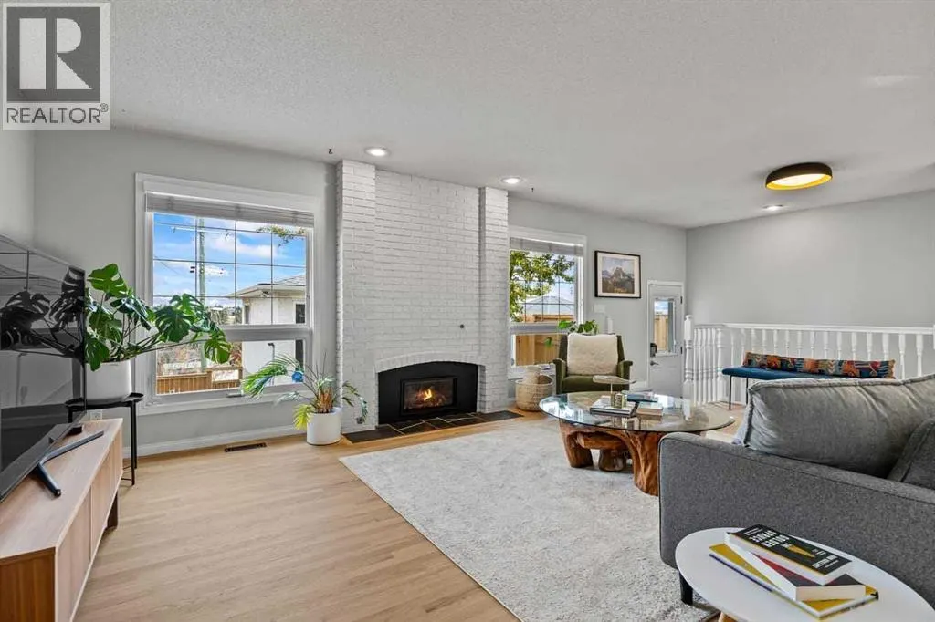 232 Lake Wapta Rise SE